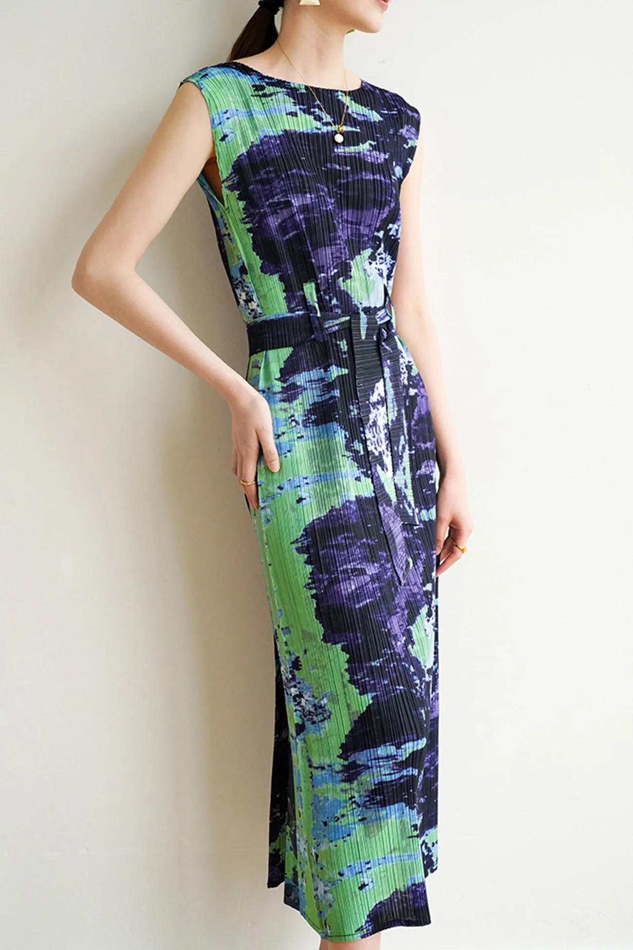 Sleeveless Side Slit Full Pleated Print Dress