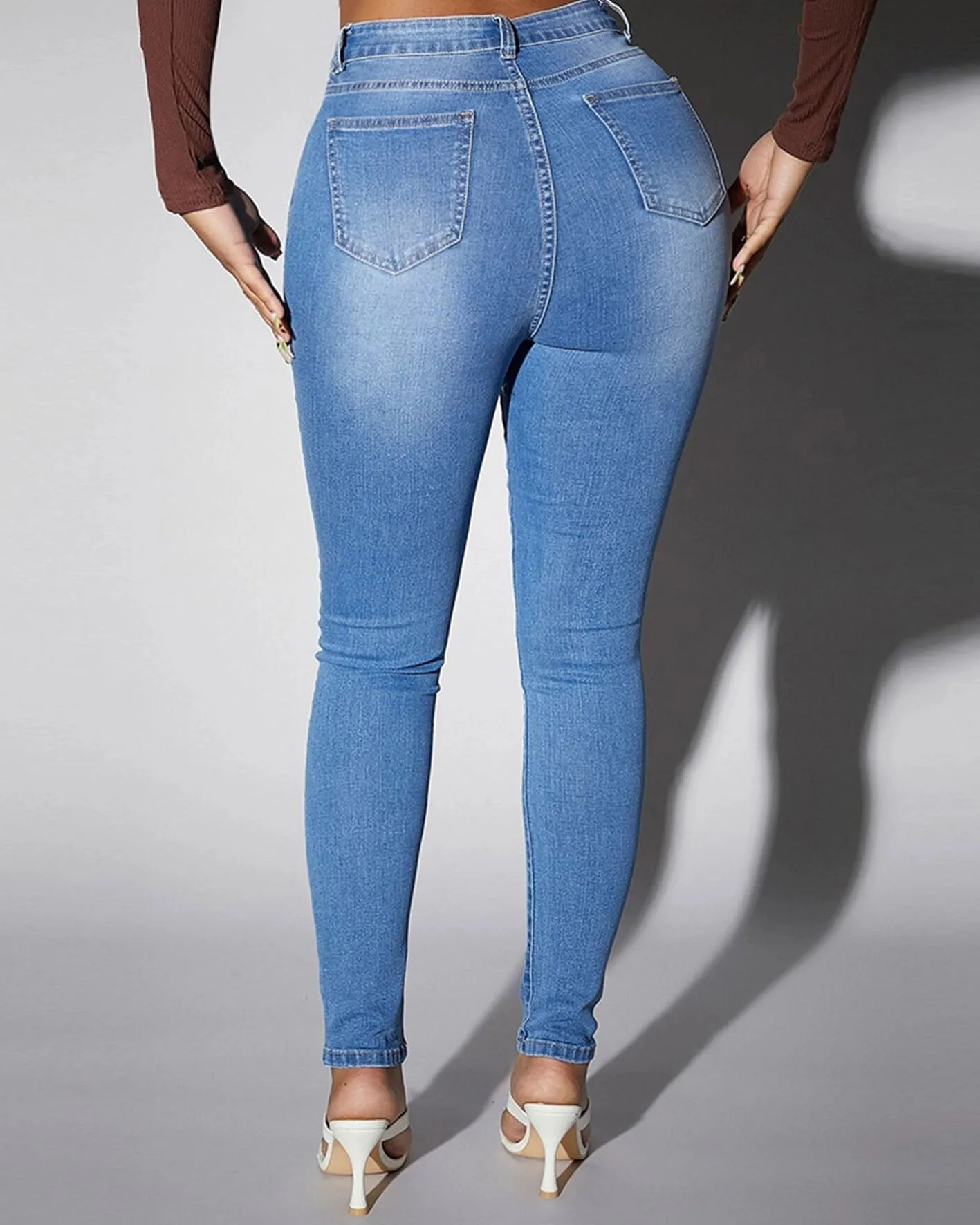 Unregelmäßige Damenjeans